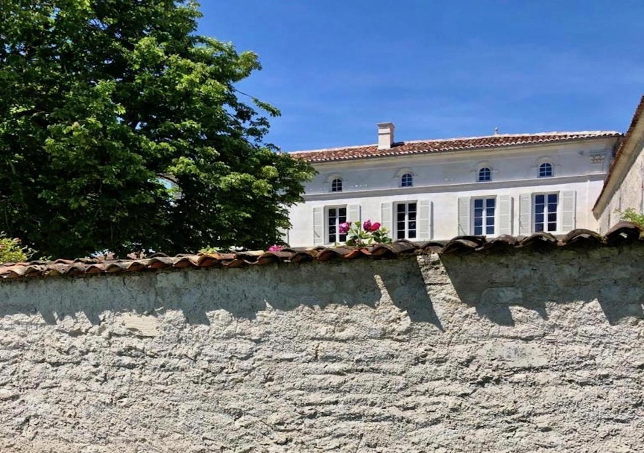 Le Pigeonnier Gite Verrieres  Buitenkant foto
